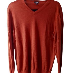 Uniqlo Sweater M. Size Red Color